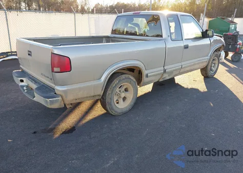 2000 Chevrolet S-10 Ls z USA, uszkodzony, nr VIN 1GCCS19W2Y8229958